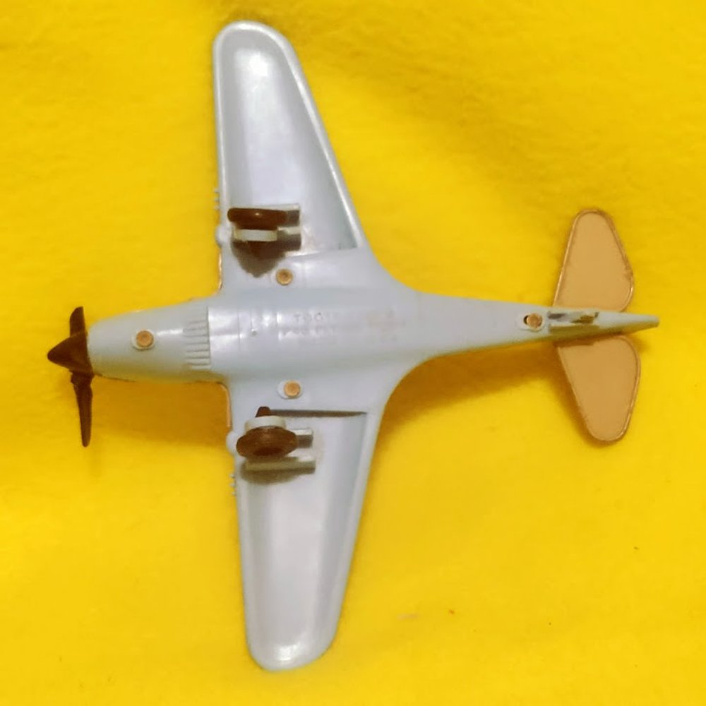 Vintage Tootsietoy P40 Flying Tiger Airplane - Picture 5 of 7